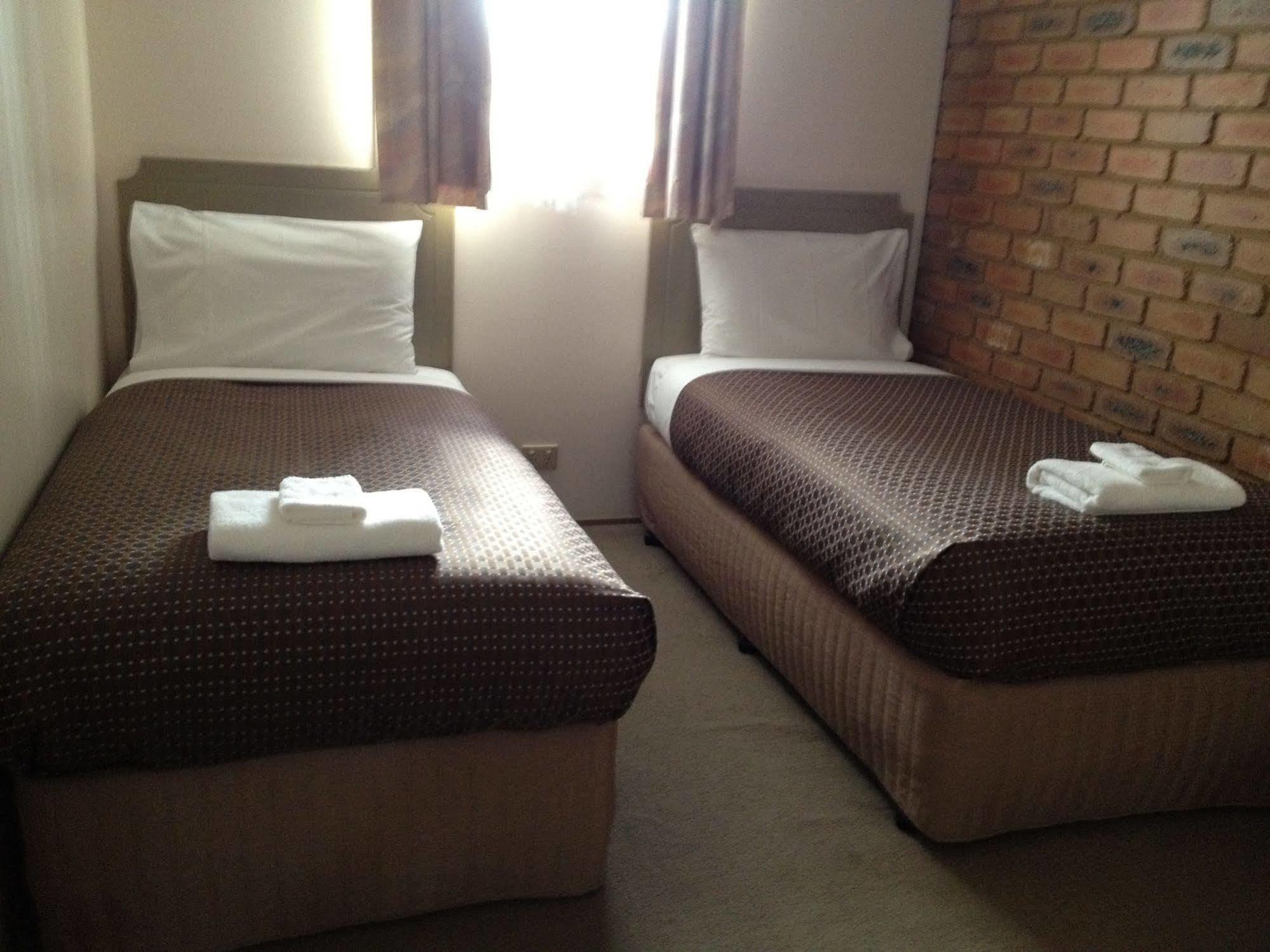 Golden Square Motor Inn Bendigo Bagian luar foto